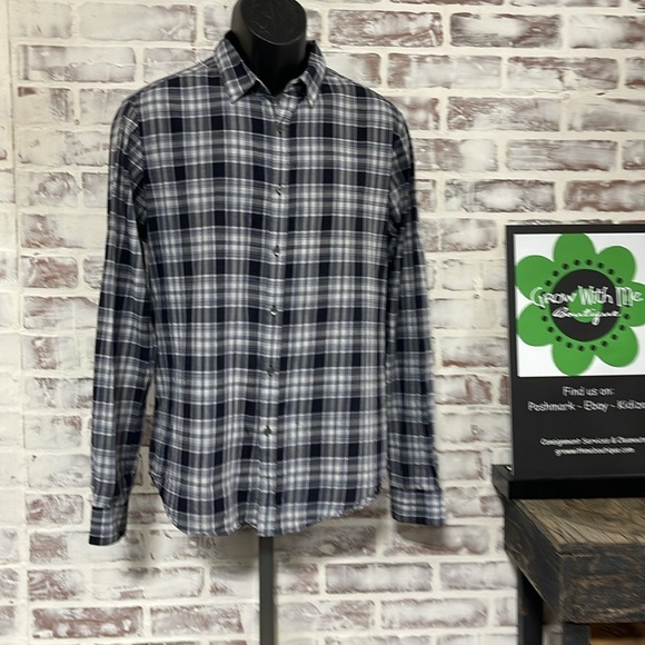Theory button short men’s medium